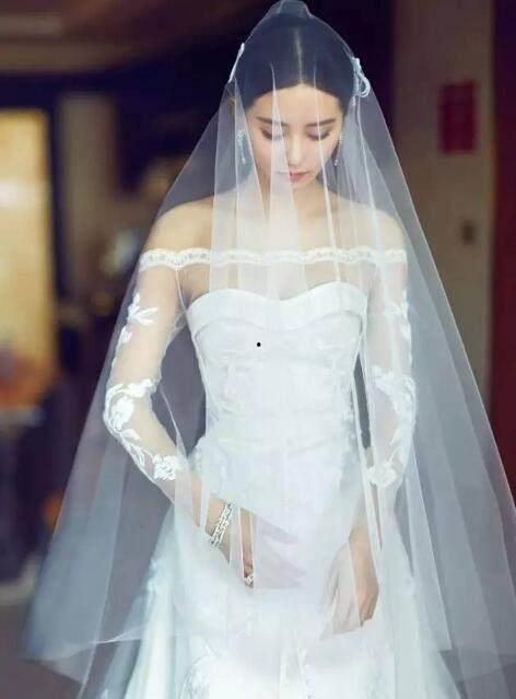 明星穿的婚纱